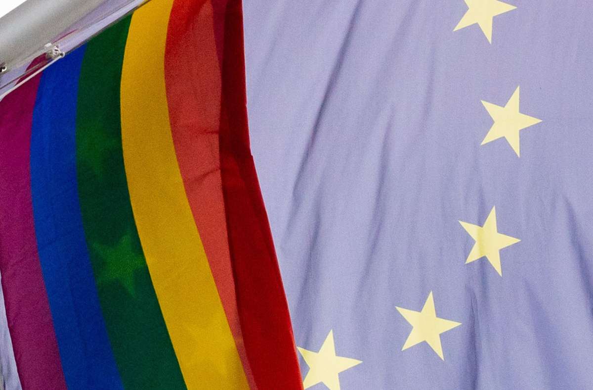Die EU-Kommission und zahlreiche EU-Staaten sind der Auffassung, dass das Gesetz Menschen aufgrund ihrer sexuellen Orientierung diskriminiert. Foto: dpa/Christoph Soeder