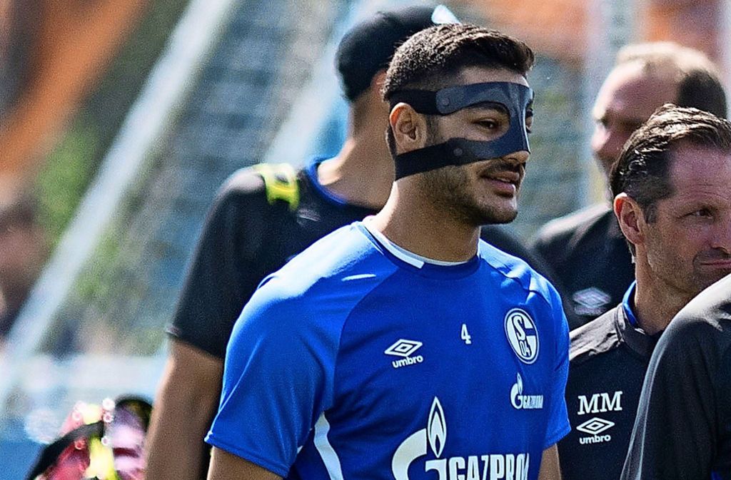 Ozan Kabak war trotz des Abstiegs eine positive Erscheinung im vergangenen halben Jahr. Nun ist er aber schon wieder weg. Dank einer Ausstiegsklausel wechselte er zum FC Schalke 04. Nach einer zu Beginn erlittenen Fußverletzung muss sich der 19-Jährige in die derzeit erfolgreiche Schalker Mannschaft aber erst hineinkämpfen.