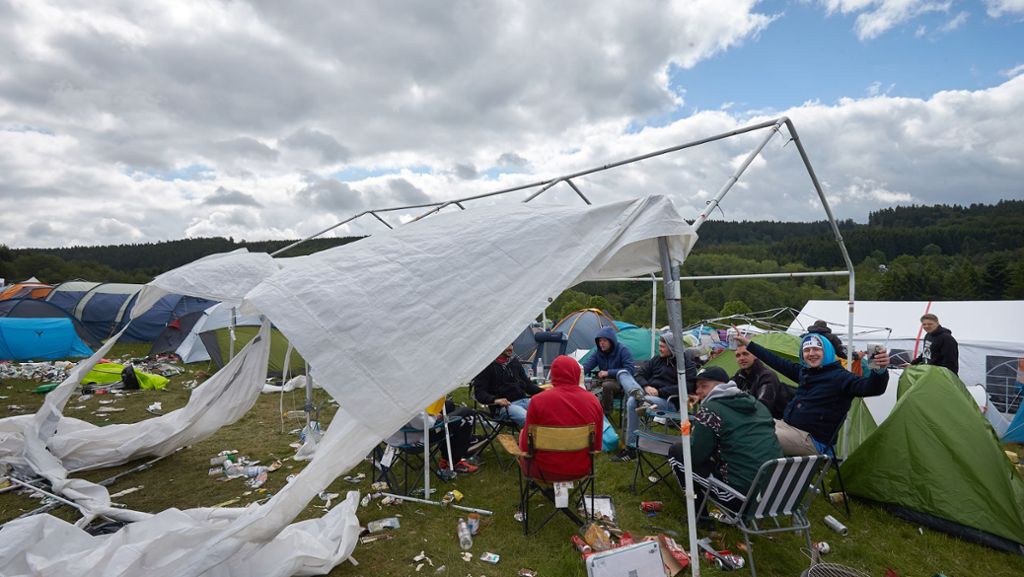Sturm bei Rock am Ring: Heftige Windböen machen Festival-Besuchern zu schaffen