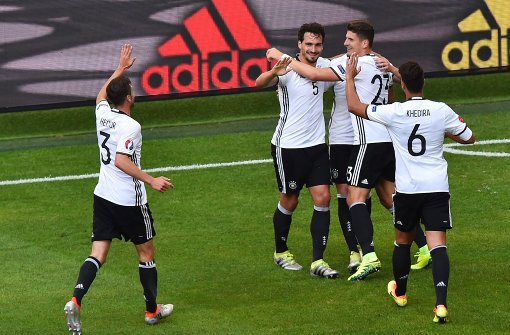 Deutschland erreicht Viertelfinale souverän