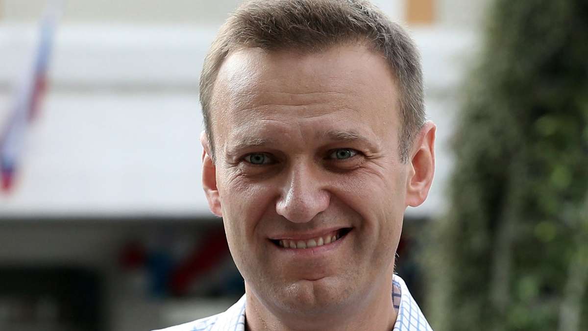 Wer hat den russischen Oppositionellen Alexej Nawalny mit einem Nervengift vergiftet? Ein neuer Bericht der untersuchenden Ärzte im Berliner Charité beschreibt detailliert, was das Gift in Nawalnys Körper angerichtet hat. 