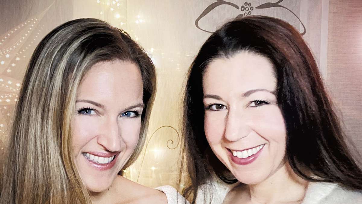  Ines Amanovic aus Denkendorf und Tanja Böhler aus Benningen sind als Gesangsduo Tanja & Ines mit ihrem Duett „Feuerwerk der Liebe“ erfolgreich in die Schlager-Charts gestartet. Im Interview erzählen sie von ihrer großen Leidenschaft für die Musik. 