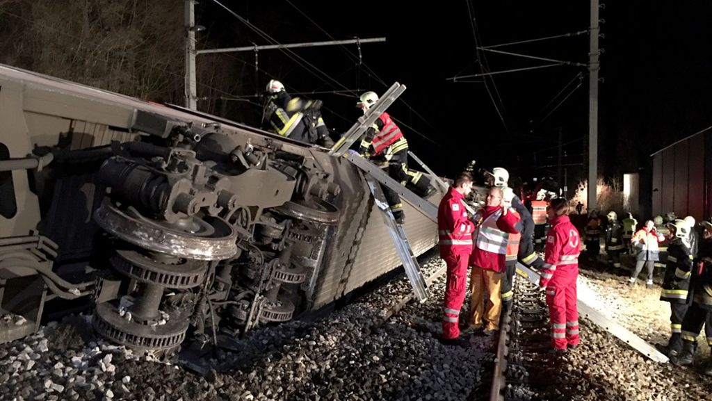 Zugunglück bei Wien: Mehrere Menschen werden verletzt