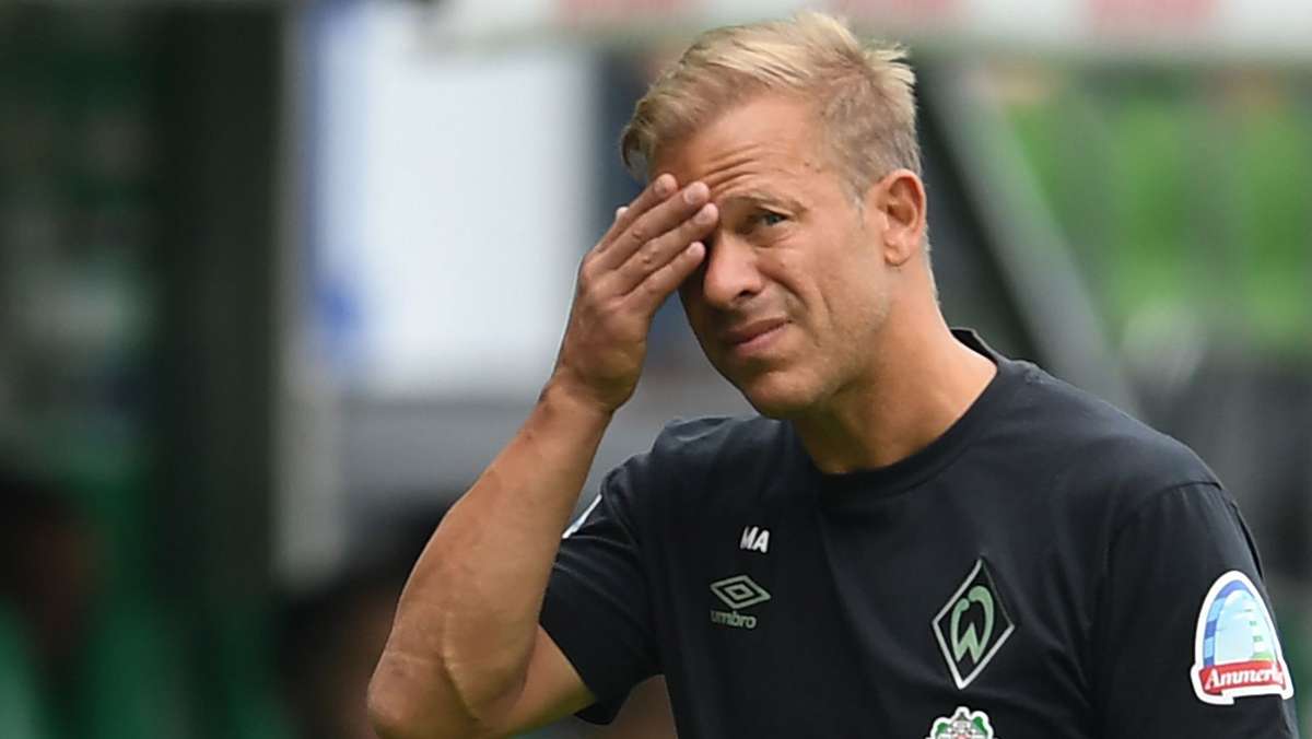  Im Zuge des Skandals um seinen vermeintlich gefälschten Impfausweis ist der ehemalige Werder Bremen-Trainer Markus Anfang vom Sportgericht des Deutschen Fußball-Bundes (DFB) für ein Jahr gesperrt worden. 