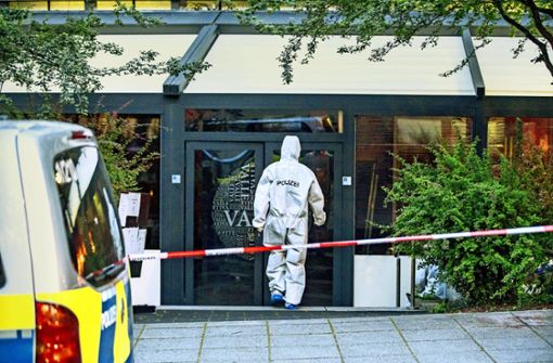 Spurensicherung am Tatort: Die Toten lagen im Untergeschoss. Foto: 7aktuell.de//Simon Adomat