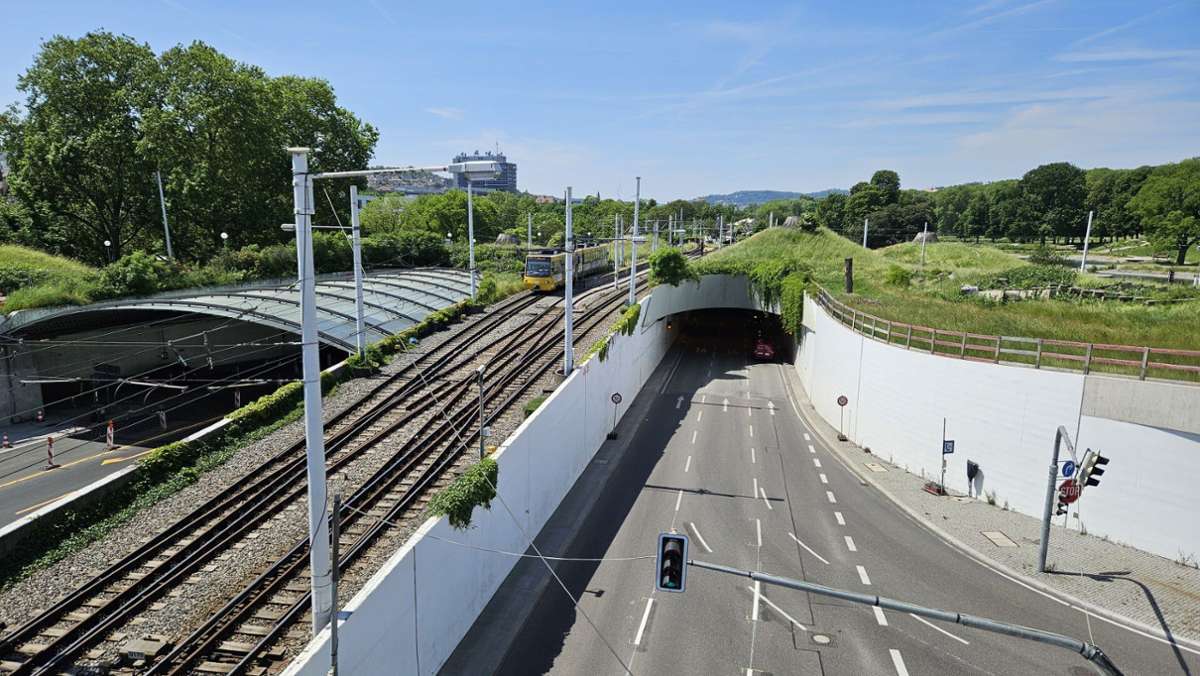 Feuerwehreinsatz in Stuttgart-Ost: Schwanenplatztunnel nach Unfall für eine Stunde gesperrt