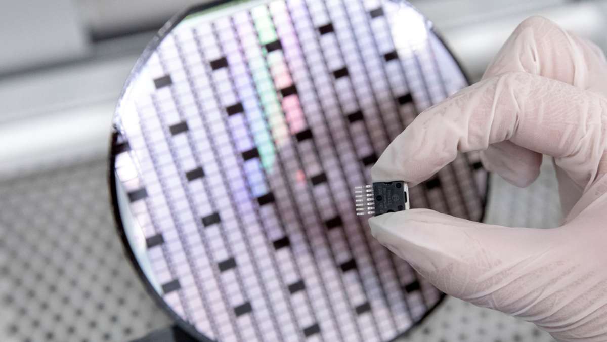  Der Technologiekonzern Bosch baut seine Halbleiterfabrik in Reutlingen aus. Die neuen Chips werden nicht zuletzt in E-Autos eingesetzt. Was ist so besonders an Siliziumkarbid-Halbleiter? 