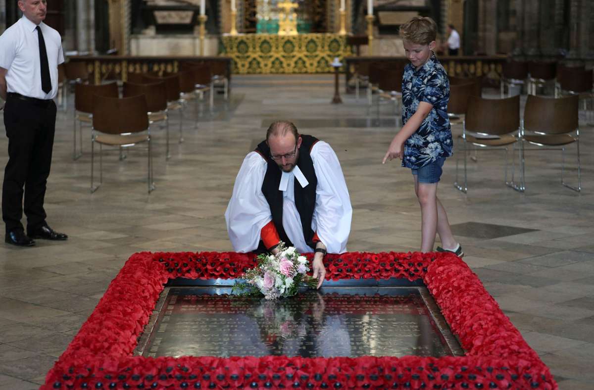 Ihr Brautstrauß wurde wie bei den Royals üblich auf dem Grabmal des unbekannten Soldaten in der Westminster Abbey abgelegt.