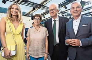 Miss Germany feiert mit Kretschmann und Strobl
