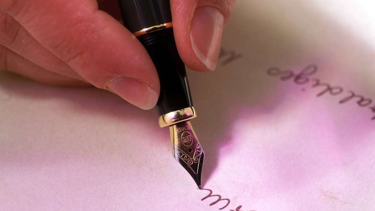 Urkundenfälschung: Unterschrift fälschen – Diese Strafen drohen