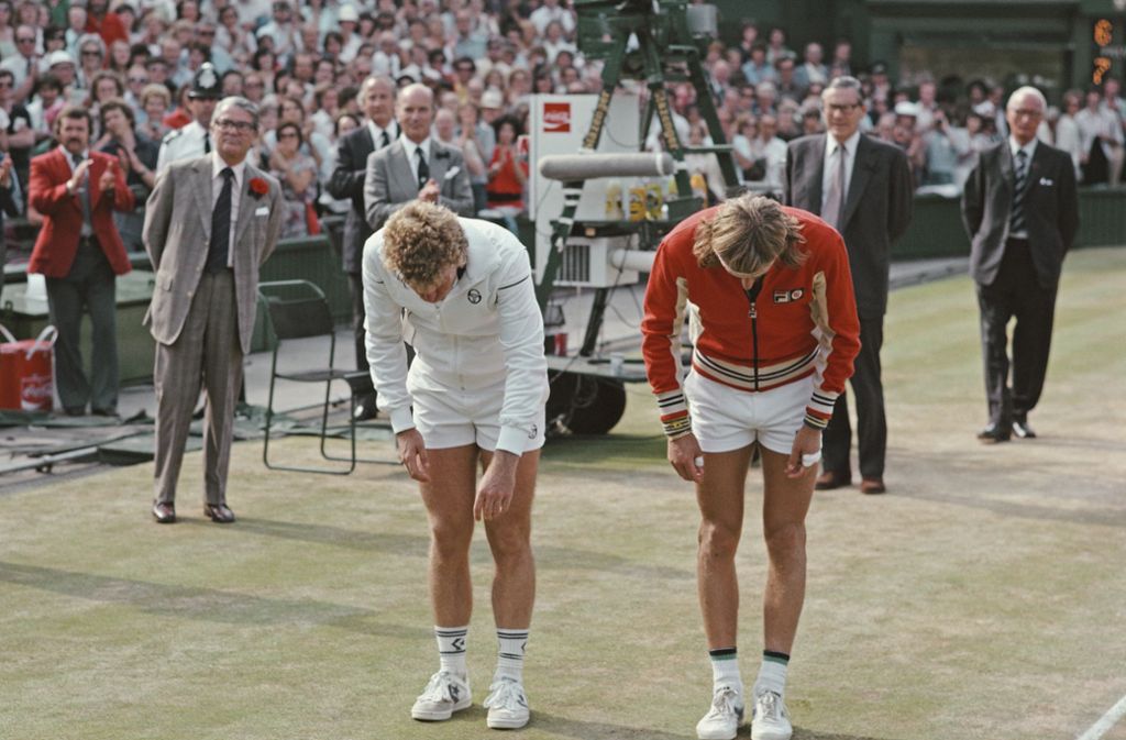 wie für den großen Björn Borg (rechts) in den 80er-Jahren. Legendär sind Szenen, in denen es bspw Boris Becker vergessen hatte und dann schnellen Schrittes zurückkam, um den Fauxpas wieder gut zu machen.