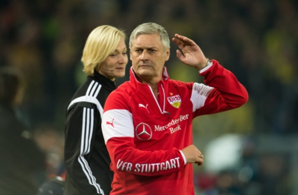 Nach dem 2:2 bei Borussia Dortmund äußerte sich auch VfB-Stuttgart-Trainer Armin Veh zur Entlassung von Sportvorstand Fredi Bobic: "Beim VfB ist die Situation ziemlich vergiftet. Es ist viel passiert in den Monaten, in denen ich da bin. Aber mehr kann und will ich nicht sagen."