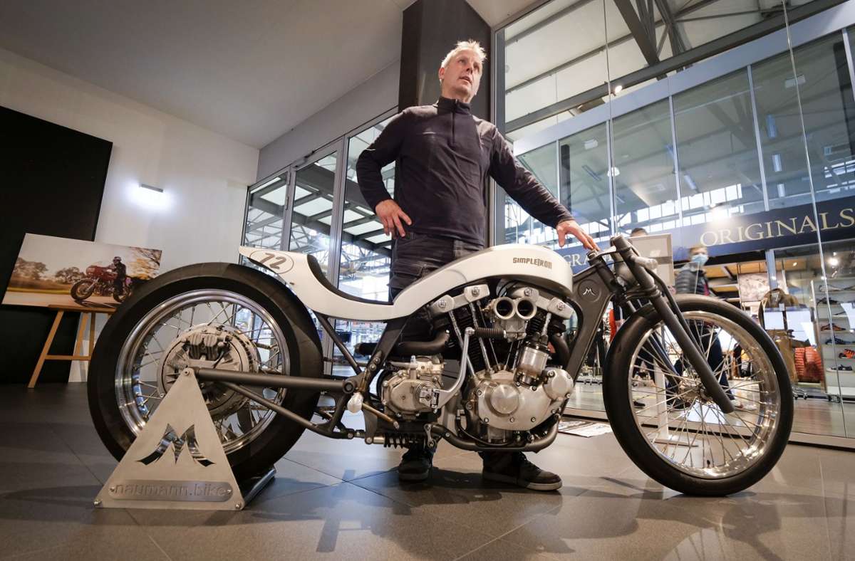Die Besucher der Ausstellung dürfen sich unter anderem auf die „Simple Iron“ von Konstrukteur Michael Naumann freuen. Dieses eher unscheinbar wirkende Motorrad gewann 2015 in Köln die Vizeweltmeisterschaft der Custombikes.