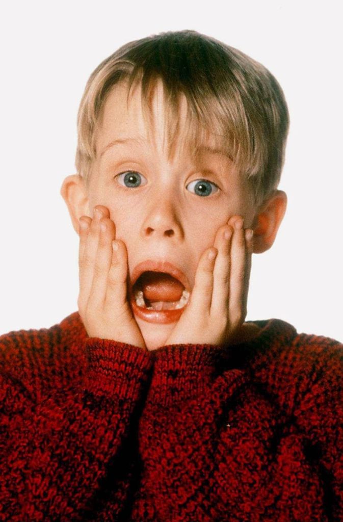 Die bekannte Geste aus dem Film „Kevin allein zu Haus“, in dem der damals zehnjährige Macaulay Culkin die Hauptrolle spielte und zum Kinderstar wurde.