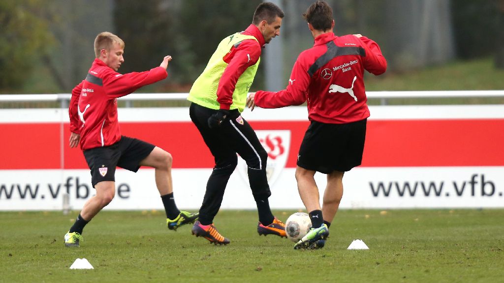 VfB Stuttgart: Hoch das Bein! Training ohne 13 Nationalspieler