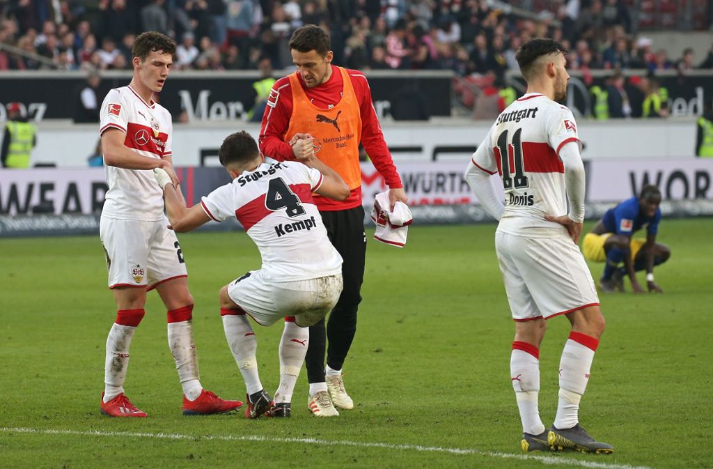 Enttäuschung bei den Spielern des VfB Stuttgart nach dem 1:3 gegen RB Leipzig. Foto: Pressefoto Baumann