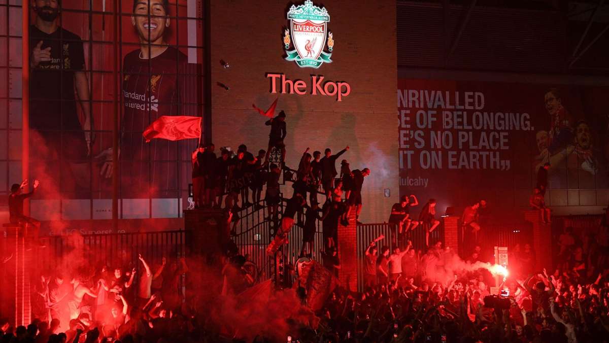 FC Liverpool: Fans ignorieren Abstandsregeln: Tausende feiern Klopps Titel