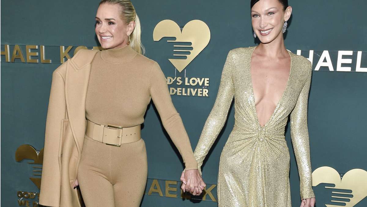 Golden Heart Awards in New York: Topmodel Bella Hadid mit Mama Yolanda auf dem roten Teppich