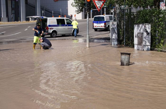 Wolframstraße in Stuttgart: Wasserrohrbruch sorgt für Straßensperrung