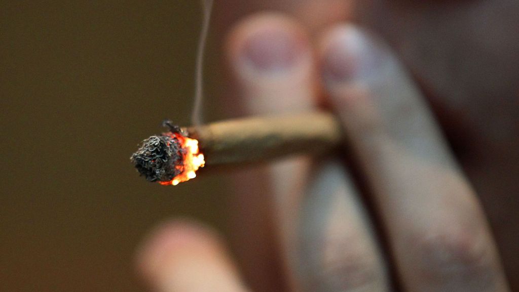 Tennessee: Angeklagter raucht im Gericht Marihuana