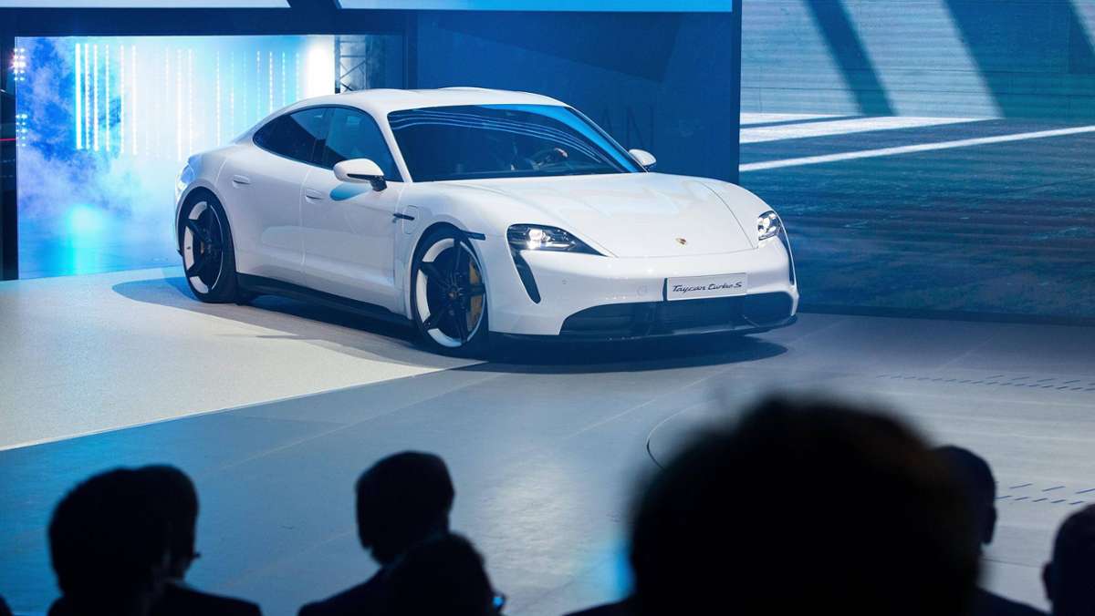 Softwarefehler bei Porsche: Stuttgarter Autobauer ruft Taycan zurück