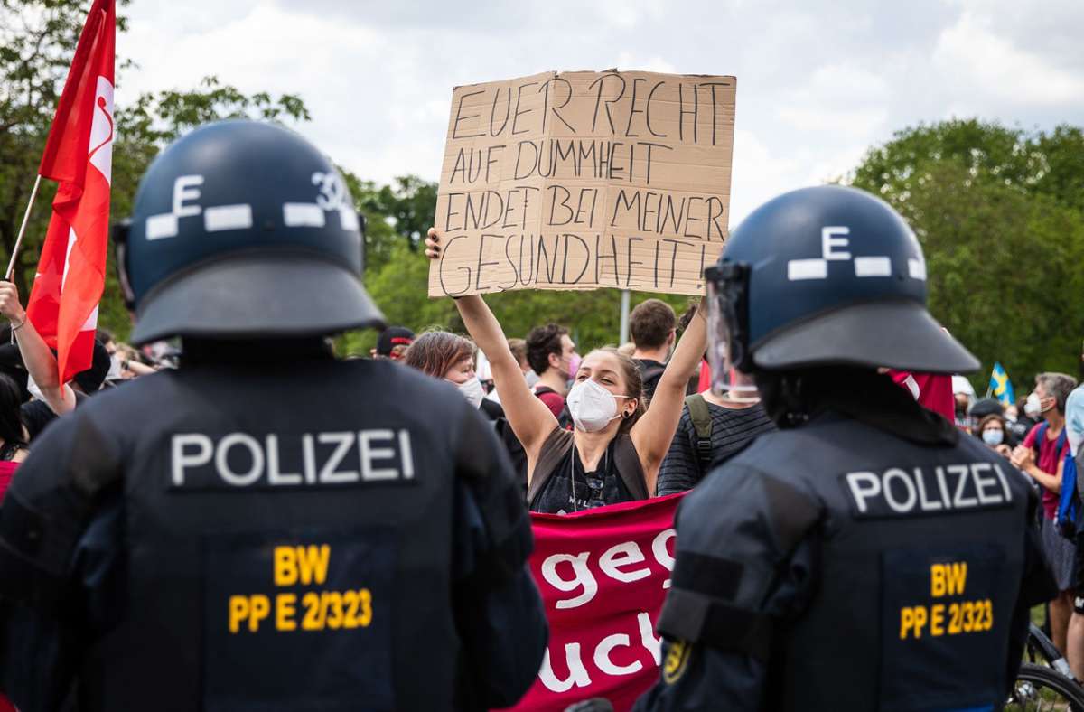 Auch in Karlsruhe kommt es immer wieder zu Protesten gegen die Corona-Politik. Foto: dpa/Christoph Schmidt