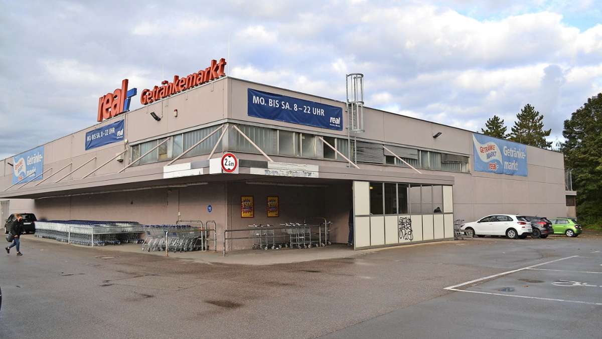 Einkaufen in Böblingen: Real schließt Getränkemarkt