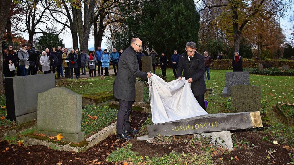 Gedenkplatte auf dem Göppinger Friedhof: Anonyme Nazi-Opfer werden dem Vergessen entrissen