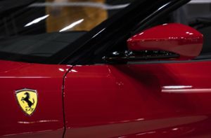 66-jähriger Ferrari-Fahrer rast über A5
