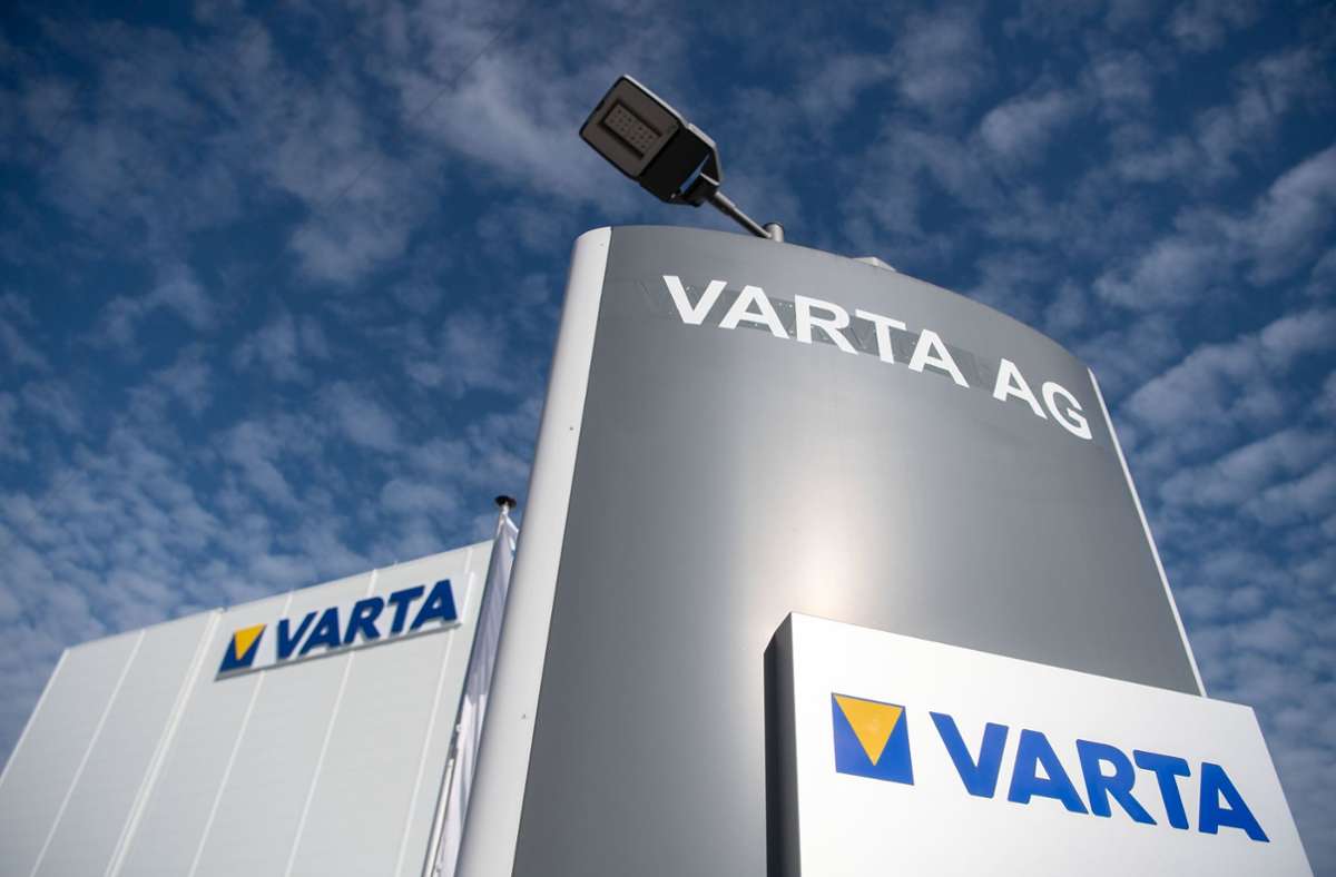 Varta ist insbesondere bei Lithium-Ionen-Knopfzellen für kabellose Kopfhörer und Hörgeräte stark. Foto: dpa/Marijan Murat
