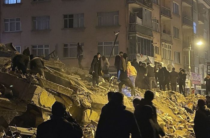 Erdbeben in Türkei und Syrien: Weiteres Beben der Stärke 7,5 erschüttert die Region