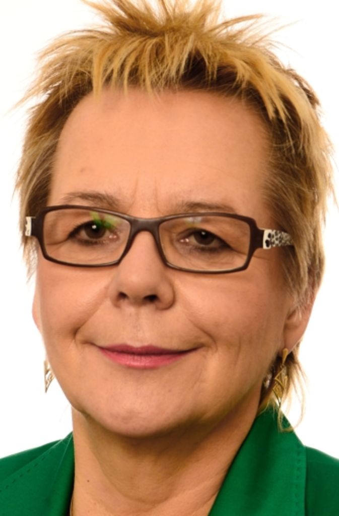 Die Gewerkschaftssekretärin Christina Frank, bei Verdi für den Einzelhandel zuständig, kandidiert zum ersten Mal für den Bundestag. Sie bewirbt sich um das Direktmandat im südlichen Stuttgarter Wahlkreis.