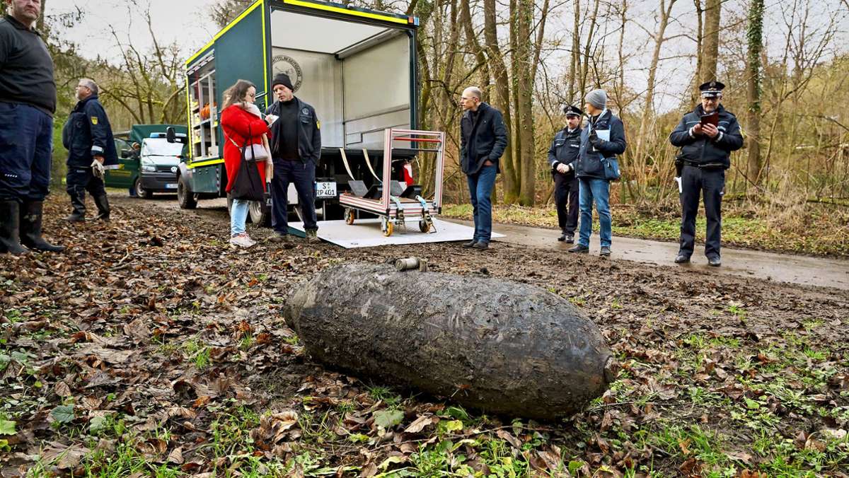 Weltkriegsbombe in Stuttgart entdeckt: Blindgänger im Feuerbacher Tal erfolgreich entschärft