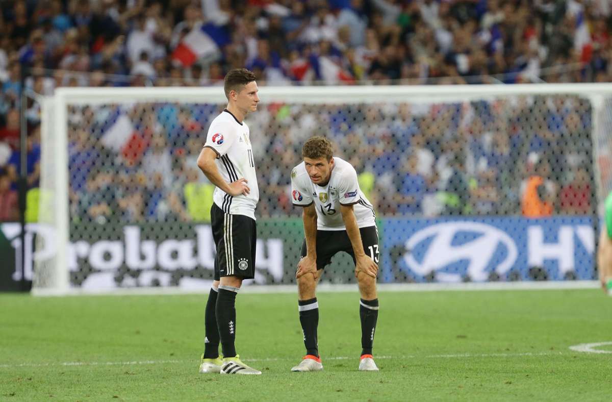 Bei der WM 2018 gerät die Nationalmannschaft jedoch ins Straucheln und fliegt in der Vorrunde raus. Es ist das erste Mal in der Geschichte des DFB-Teams, dass das passiert ist.
