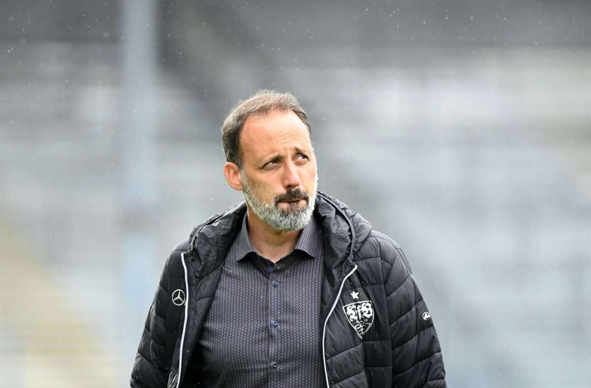 Der VfB-Trainer Pellegrino Matarazzo schielt noch nach oben – auf Platz zwei. Foto: dpa/Uli Deck