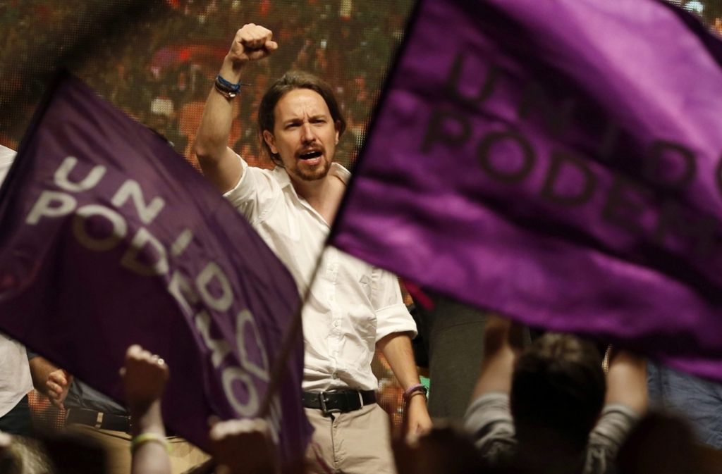 Groß war die Freude bei den Aufsteigerparteien Podemos und Ciudadanos – die stark abgeschnitten haben. Hier Podemos-Chef Pablo Iglesias mit der hochgereckten Faust.