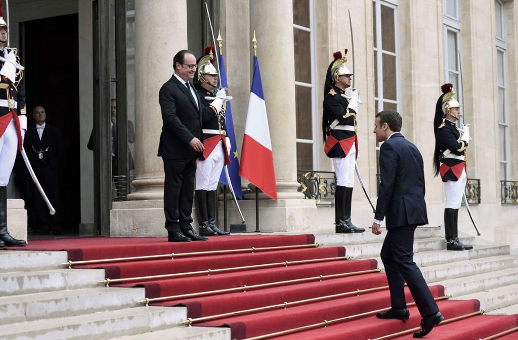 Als jüngster französischer Präsident aller Zeiten hat Emmanuel Macron sein Amt im Élyséepalast angetreten.