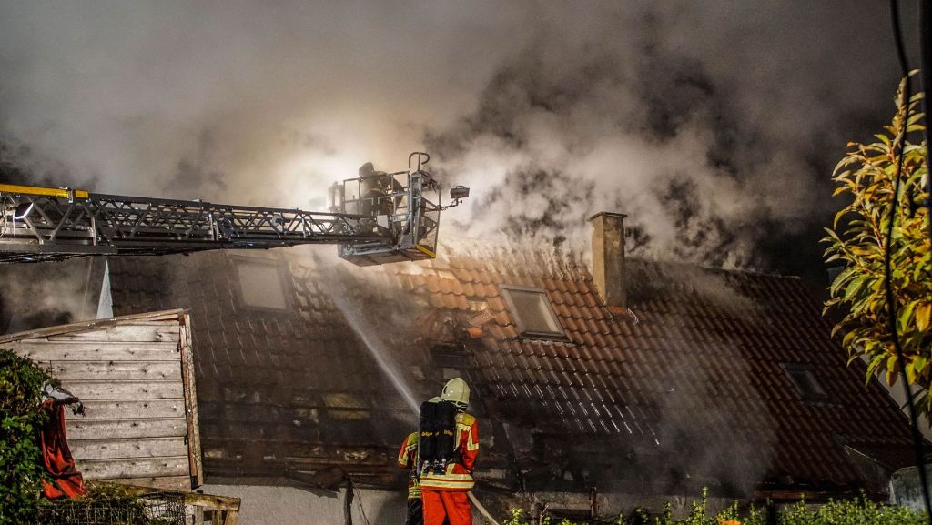 Zollernalbkreis: Dachstuhl von Wohnhaus ausgebrannt