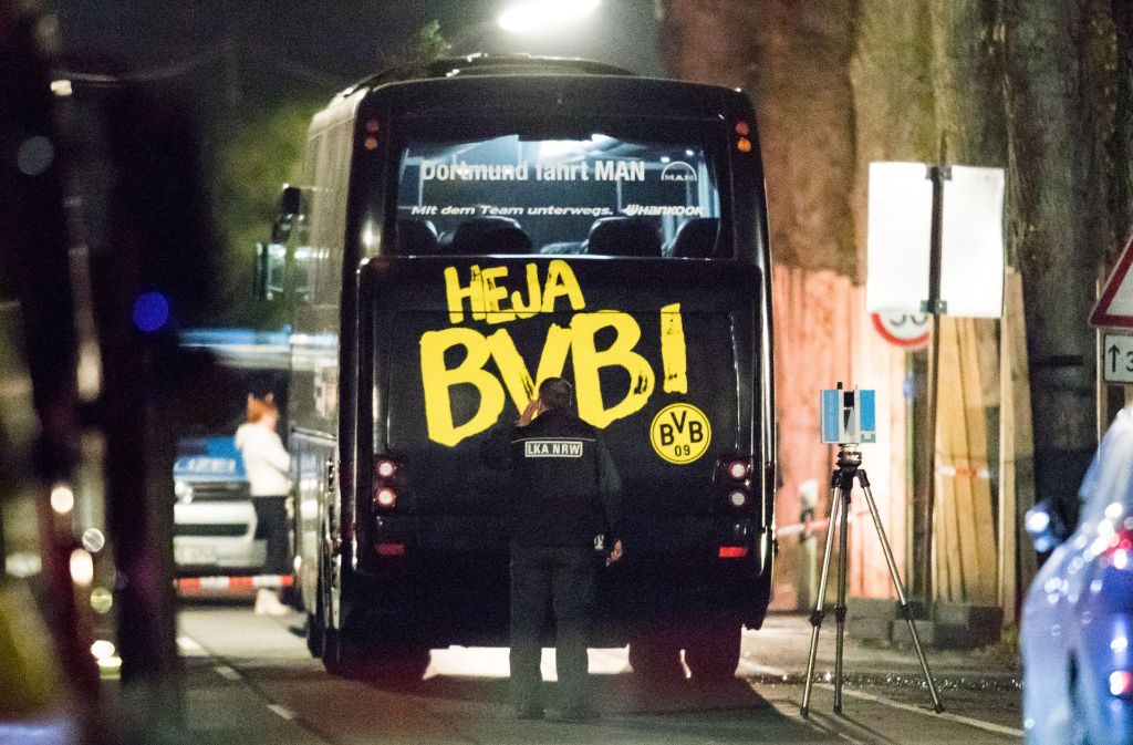 Der Anschlag auf den Mannschaftbus verleitet den BVB zum Umdenken. Foto: dpa