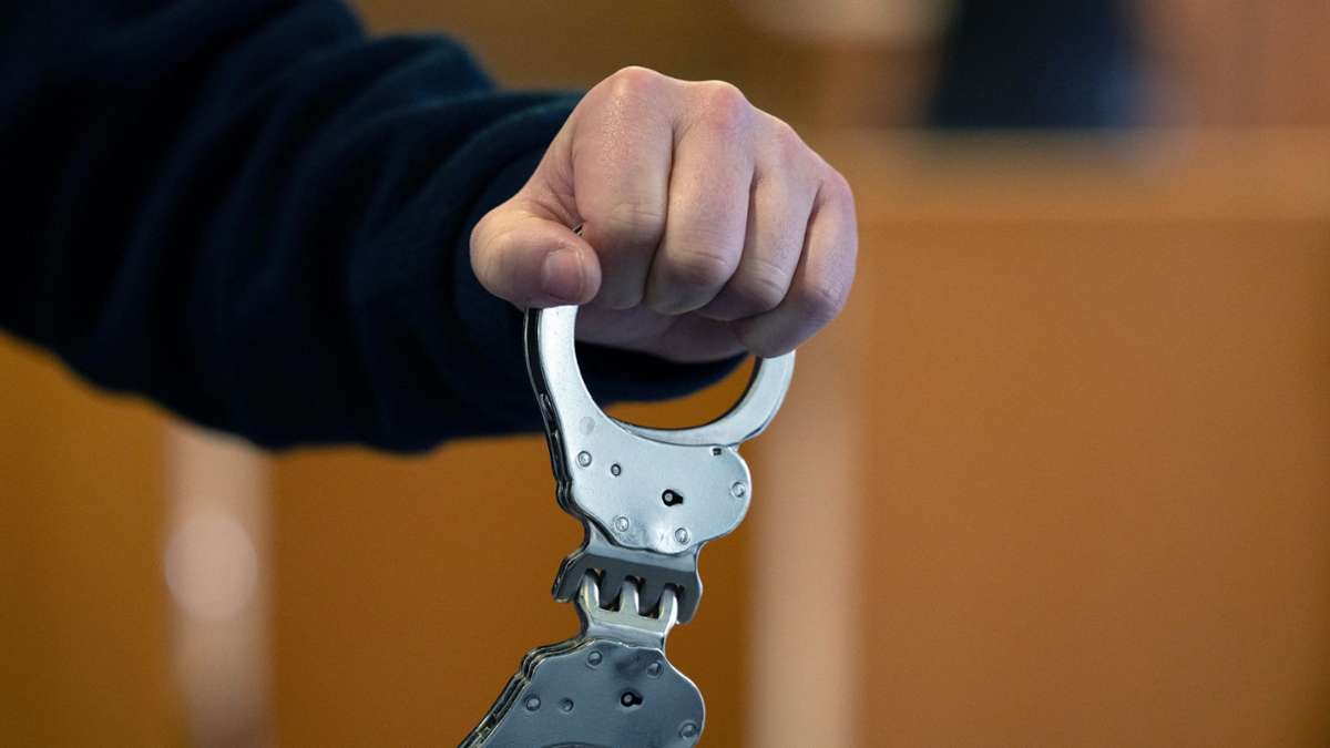 23-Jähriger aus Reutlingen: Nach Schüssen aus Gasdruckpistole auf Bekannten in U-Haft