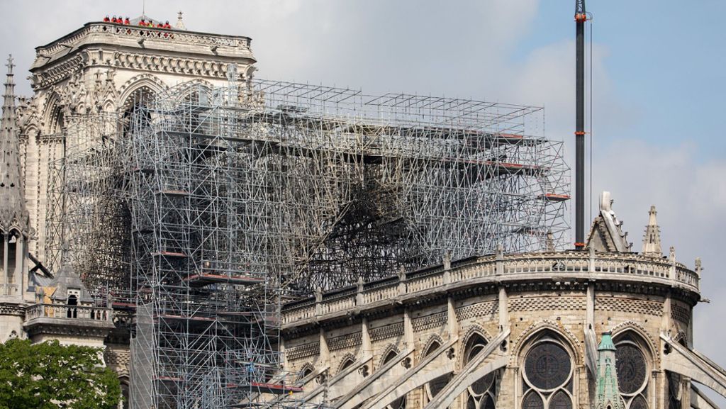 Notre-Dame in Paris: Verformtes Gerüst wird abmontiert