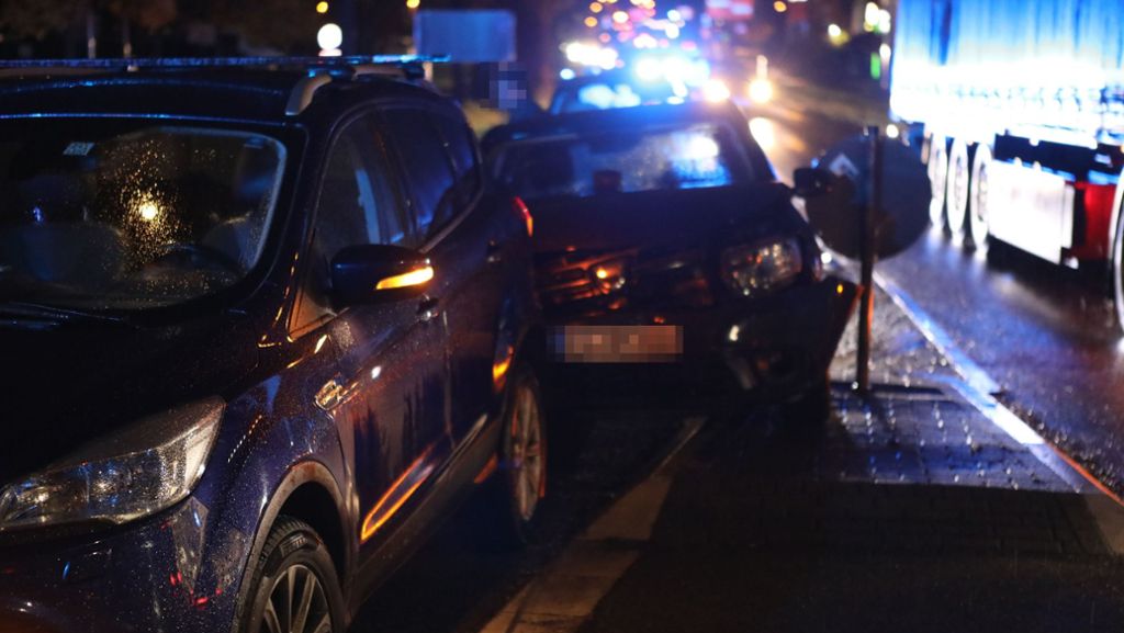 In Filderstadt: Unfall im Kreisverkehr – drei Verletzte