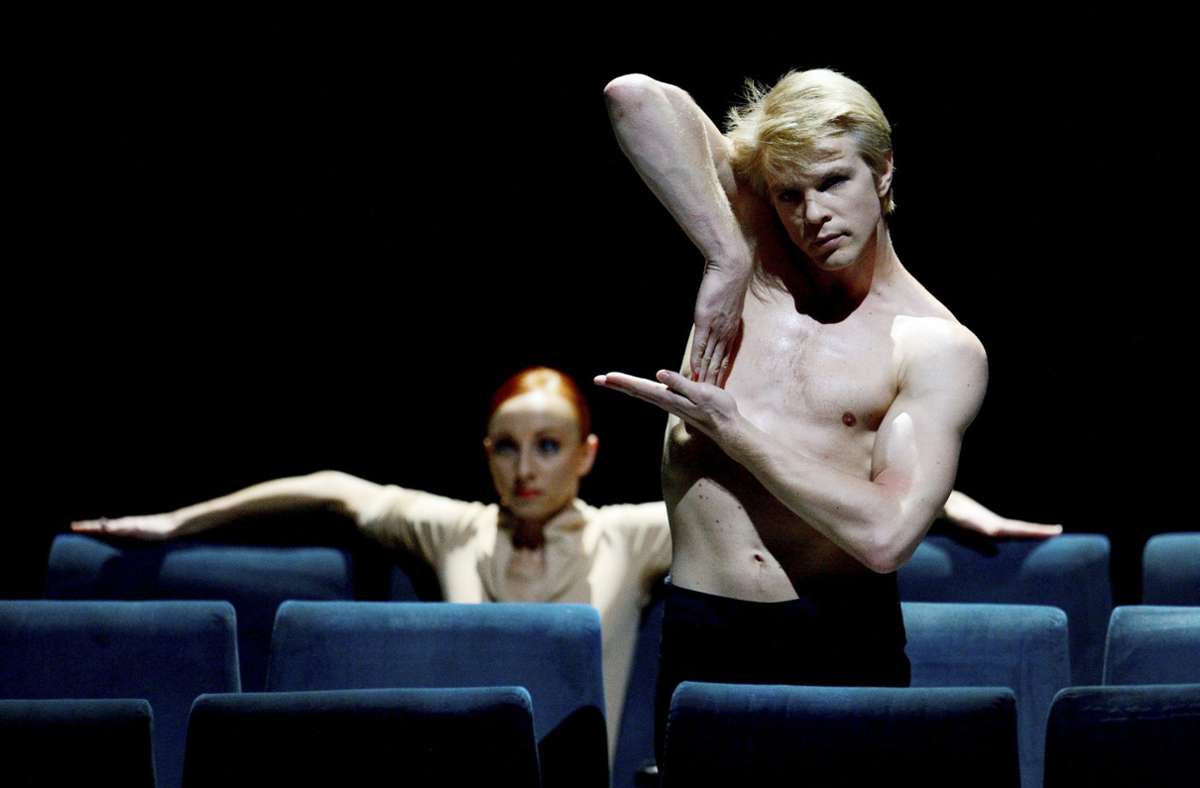 Marijn Rademaker, ehemaliger Solist des Stuttgarter Balletts (Szenefoto aus Marco Goeckes Ballett „On Velvet“), hatte einst ebenfalls bei einem Noverre-Abend sein choreografisches Talent erprobt.