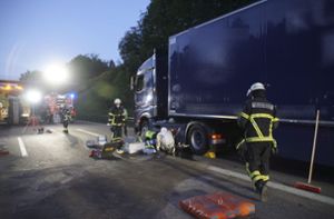 Fünfmal  Lkw-Schaden und 100 Liter Diesel auf der A 8 bei Sindelfingen
