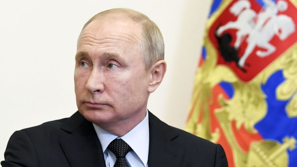 Russland: Putin feiert Unabhängigkeit – ohne Maske und Distanz