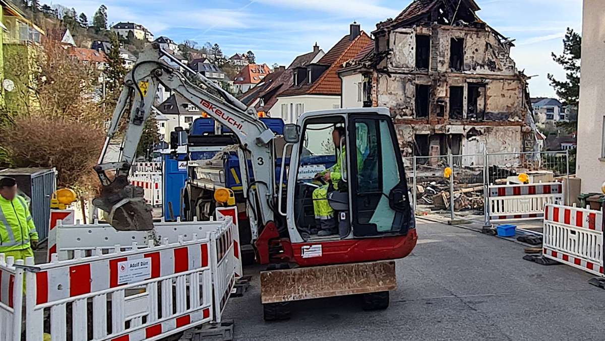 Nach Explosion in Stuttgart-West: Energieversorger prüft Gas- und Stromleitungen in der Köllestraße