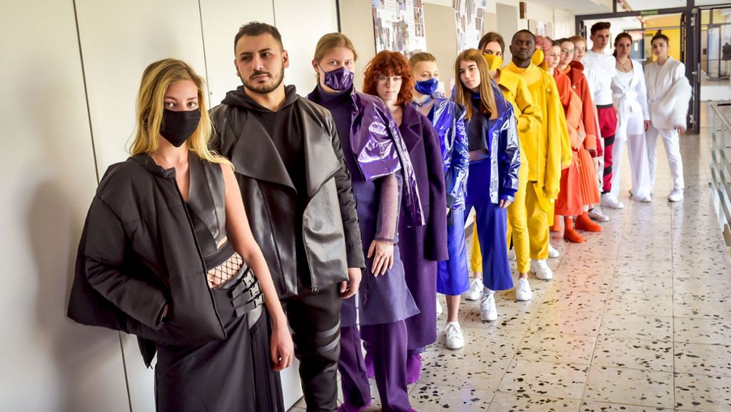 Modenschau an der Stuttgarter Kerschensteinerschule: Junge Designer setzten Zeichen gegen Wegwerfmode