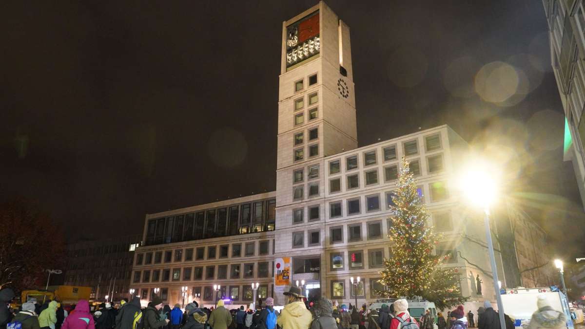 Corona-Protest in Stuttgart: Stadt verbietet Corona-Demo