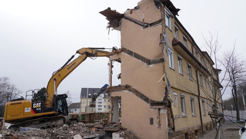 Stuttgart-Zuffenhausen: Abriss an Stammheimer Straße hat begonnen