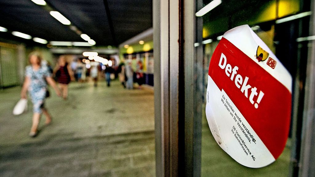 Esslingen und Region: Defekte Aufzüge bremsen Reisende aus